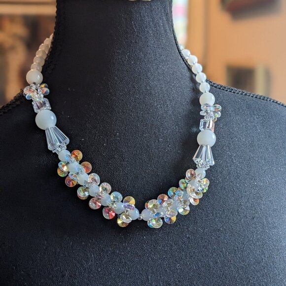 vintage Aurora Borealis rhinestone and crystal bead necklace other signs of use. - Picture 1 of 10